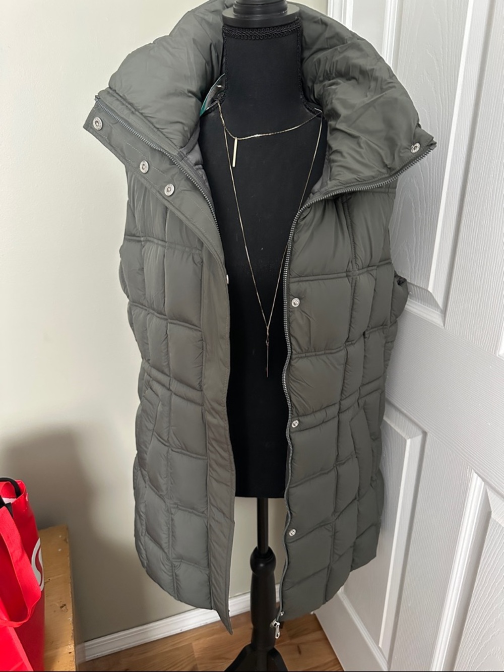 Bernardo Recycled Box Quilted Long Vest in olive color.  Size Med.